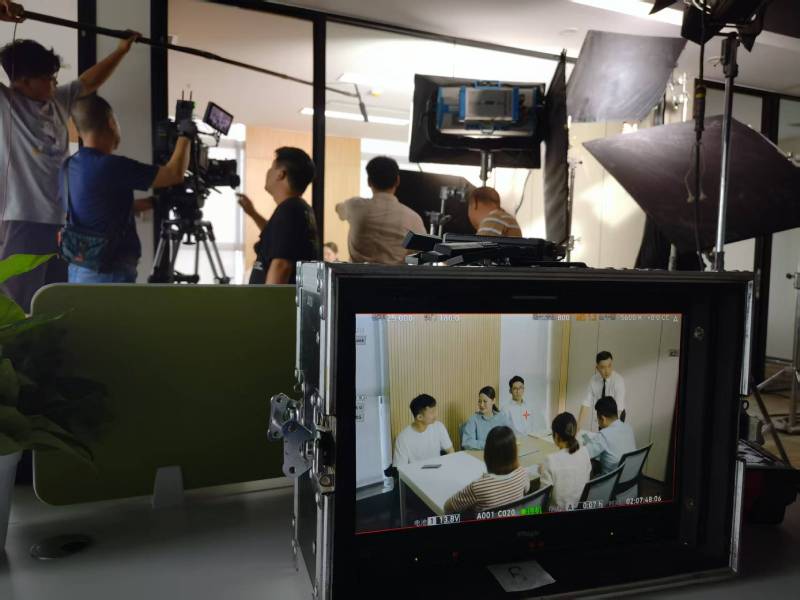 定襄县TVC拍摄公司：科技产品视觉化大师，诠释未来感与功能美学